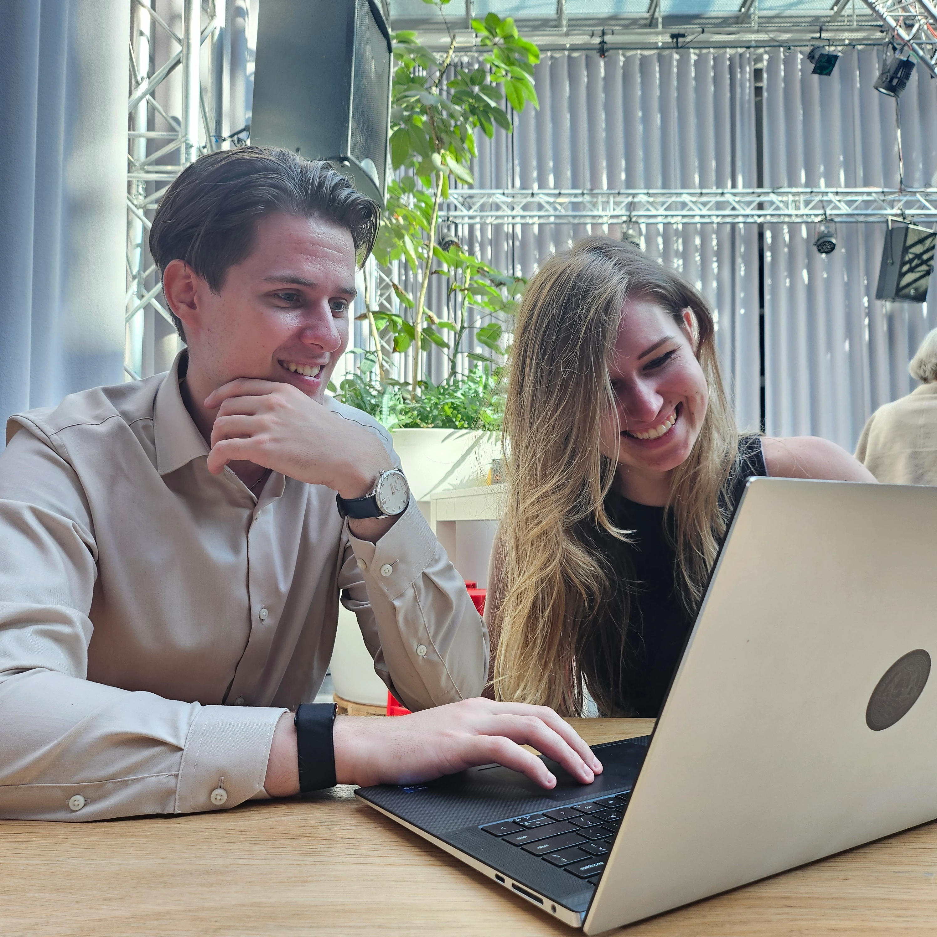 Waarom we zijn gestopt met MVP's bouwen (en nu AI Medewerkers leveren)